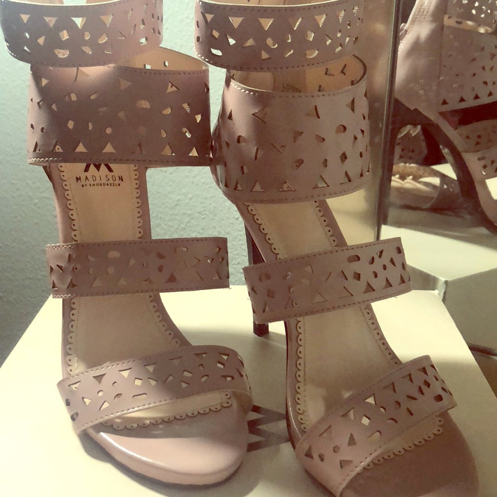 Peach Skin - Size 7 - Madison